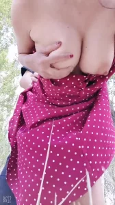 大奶户外玩的的就是心跳…